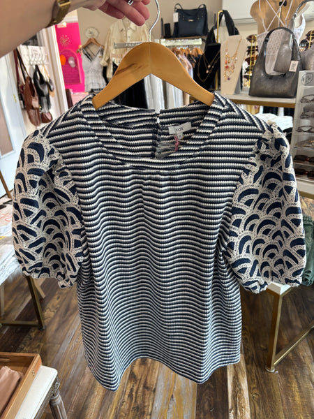 Scallop Charm Puff Sleeve Top